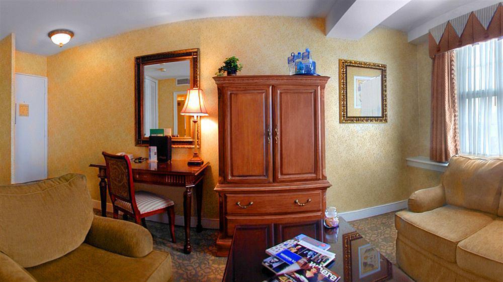 The Georgetown 4*
